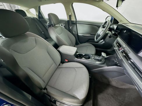 Used 2025 Kia K4 FWD image 31