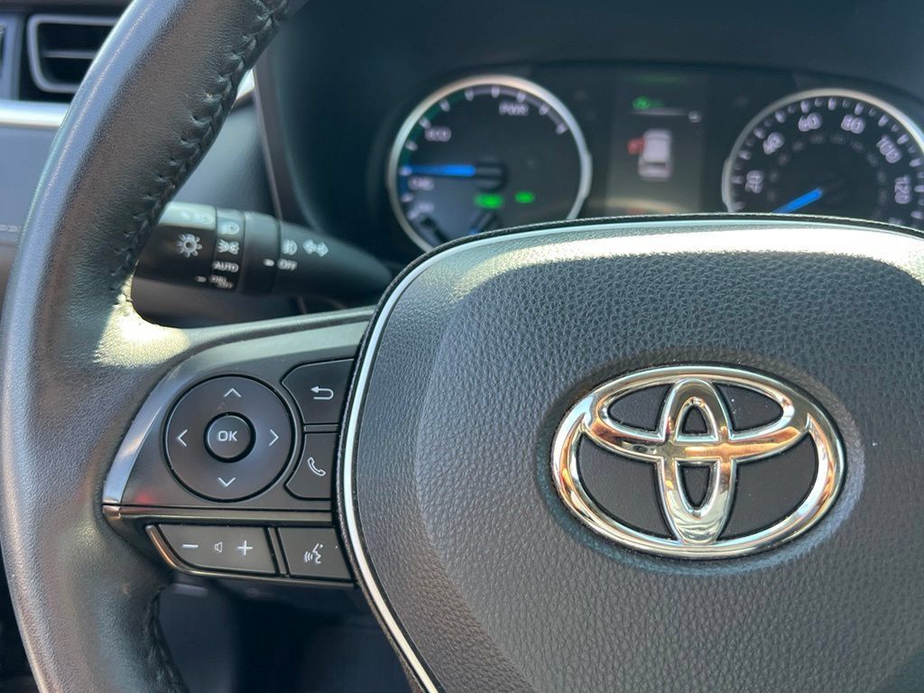 Used 2020 Toyota RAV4 XLE w/ Convenience Package AWD/4WD image 23