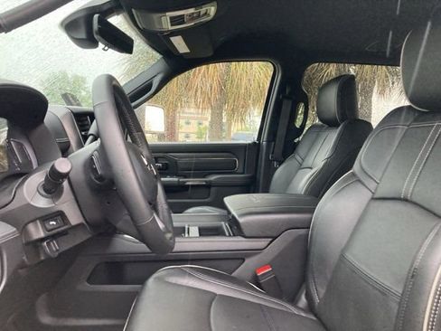 Used 2024 RAM 5500 4x4 Crew Cab image 21