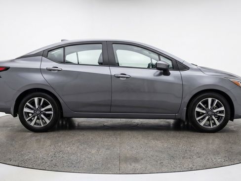 Used 2025 Nissan Versa SV FWD image 9