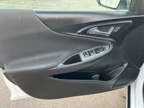 Used 2020 Chevrolet Malibu LT image 12