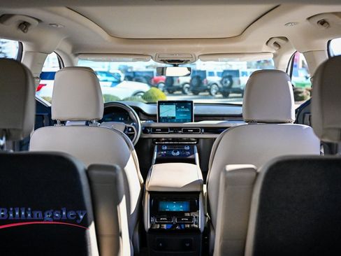 Used 2023 Lincoln Aviator Reserve image 16