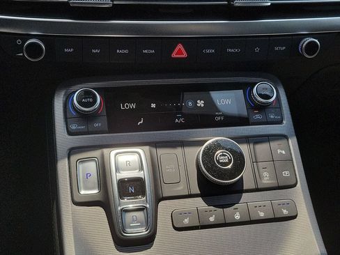 Used 2024 Hyundai Palisade Calligraphy FWD image 16