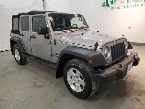 Used 2018 Jeep Wrangler Unlimited Sport S image 9