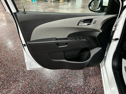 Used 2014 Chevrolet Sonic LT image 21