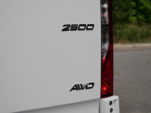 Used 2025 Mercedes-Benz Sprinter 2500 image 22