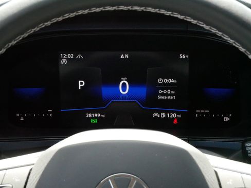 Certified 2023 Volkswagen Taos SE w/ Panoramic Sunroof Package AWD/4WD image 21
