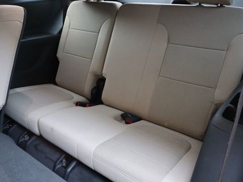 Used 2022 Chevrolet Traverse LS AWD/4WD image 39