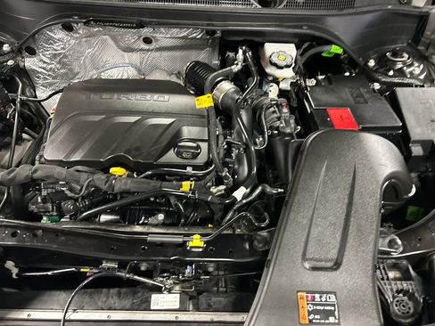 Used 2025 Chevrolet Trax LT w/ LT Convenience Package FWD image 26