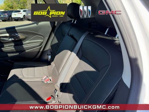 Used 2024 GMC Terrain Denali w/ Denali Premium Package AWD/4WD image 8