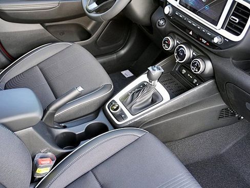 New 2025 Hyundai Venue Limited image 13