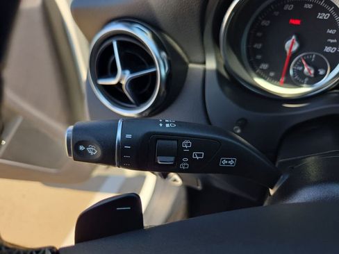 Used 2018 Mercedes-Benz GLA 250 image 32