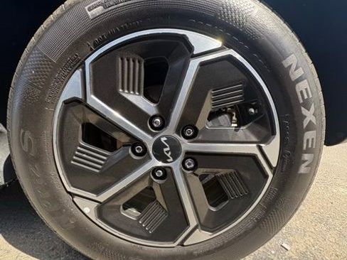 Certified 2024 Kia Niro EX FWD image 6