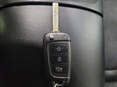 Used 2023 Hyundai Santa Fe SE AWD/4WD image 32