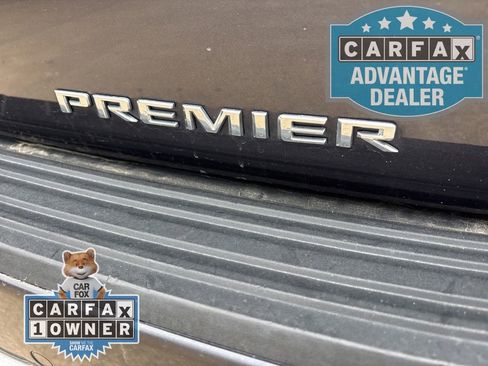 Used 2023 Chevrolet Suburban Premier RWD image 9