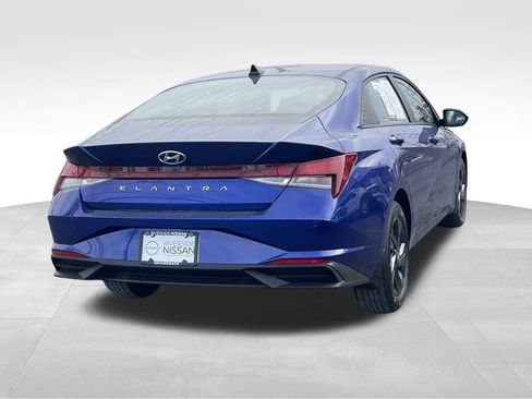 Used 2023 Hyundai Elantra SEL FWD image 4