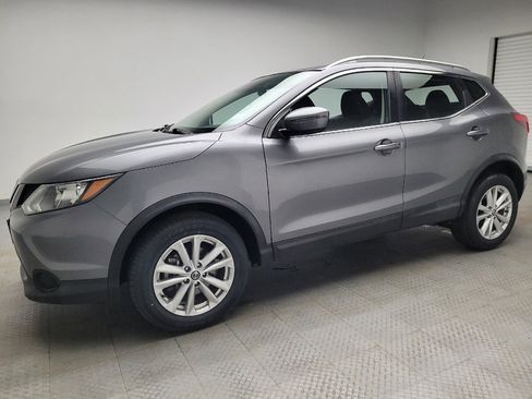 Used 2019 Nissan Rogue Sport SV image 2