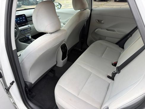 Used 2025 Hyundai Kona SEL FWD image 19