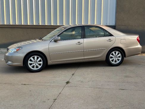 Used 2004 Toyota Camry XLE image 5