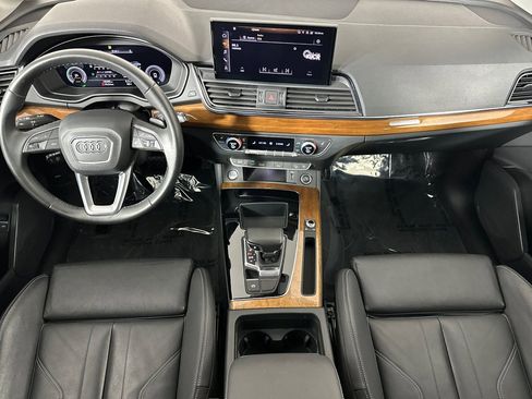 Used 2022 Audi Q5 e Premium w/ Convenience Package image 12