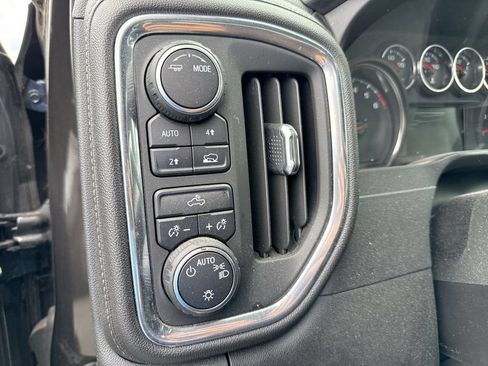 Used 2021 Chevrolet Silverado 1500 LT AWD/4WD image 12