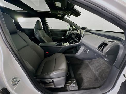 Used 2024 Toyota bZ4X XLE image 32