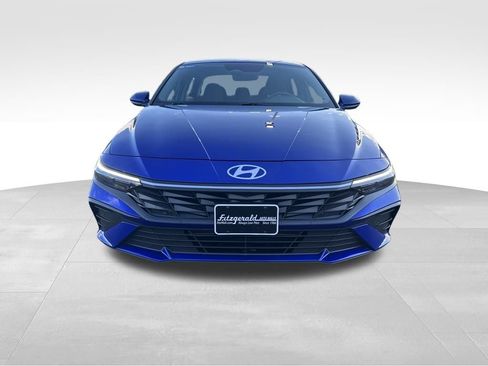 Used 2024 Hyundai Elantra SEL image 2