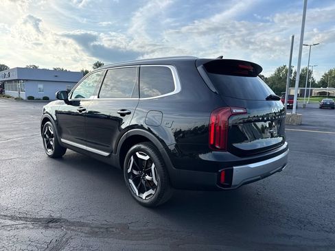 Used 2025 Kia Telluride S AWD/4WD image 2