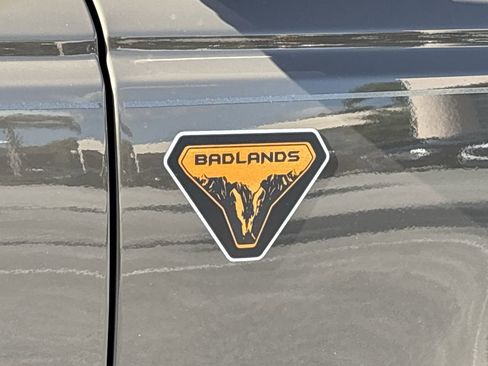 New 2025 Ford Bronco Badlands image 7