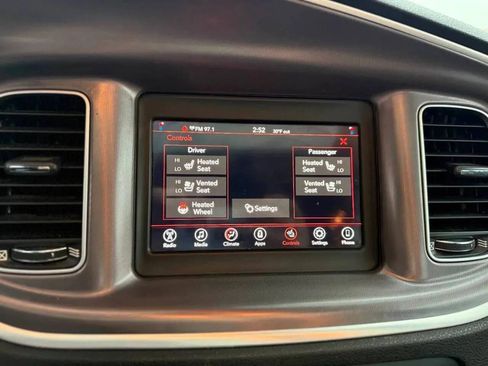 Used 2020 Dodge Charger SXT w/ Leather Interior Group image 17