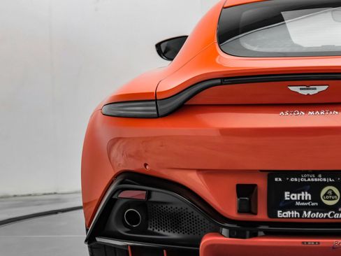 Used 2020 Aston Martin V8 Vantage Coupe RWD image 17
