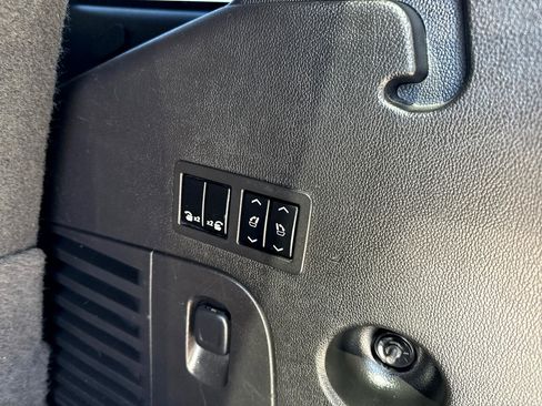 Used 2015 Cadillac Escalade Luxury image 9