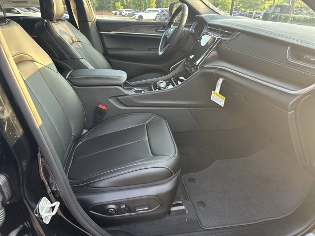 New 2025 Jeep Grand Cherokee Limited w/ Luxury Tech Group II AWD/4WD image 13