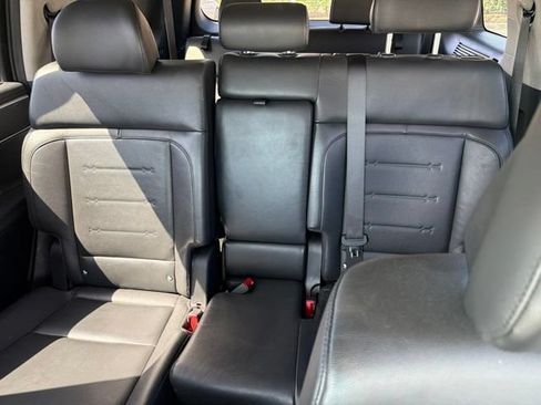 Used 2025 Hyundai Santa Fe Limited AWD/4WD image 24
