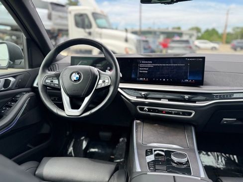 Used 2024 BMW X5 xDrive40i AWD/4WD image 13