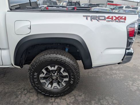 Used 2022 Toyota Tacoma TRD Off-Road image 4