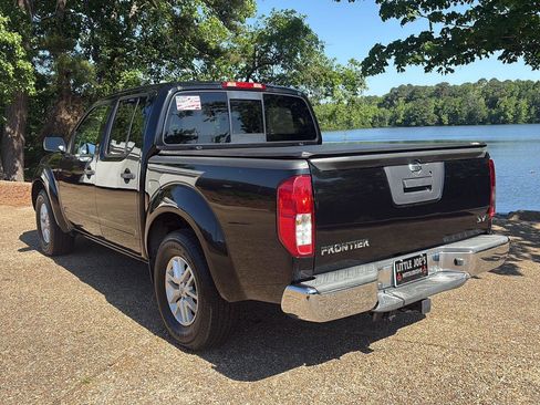 Used 2017 Nissan Frontier SV RWD image 8
