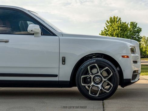 Used 2023 Rolls-Royce Cullinan Black Badge AWD/4WD image 11