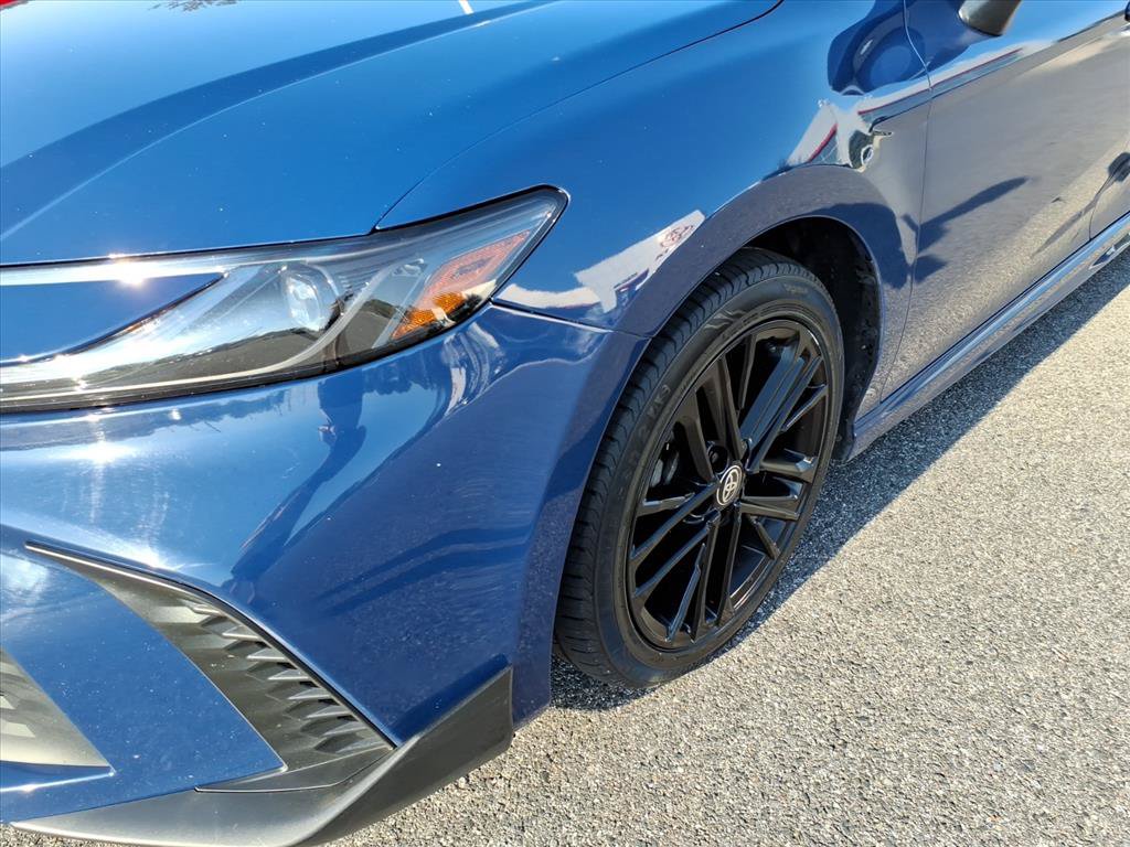 Used 2025 Toyota Camry SE FWD image 8