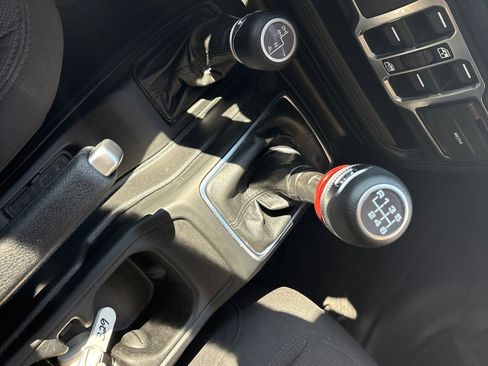 Used 2023 Jeep Wrangler Willys image 17