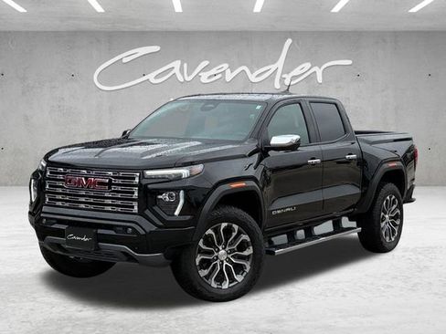 Used 2025 GMC Canyon Denali AWD/4WD image 1