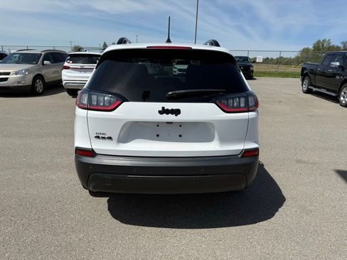 Used 2023 Jeep Cherokee Altitude Lux AWD/4WD image 2