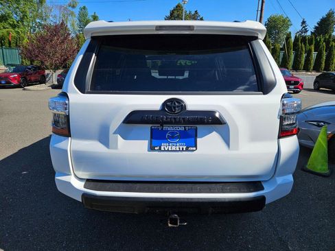 Used 2020 Toyota 4Runner TRD Off-Road Premium w/ Moonroof Package AWD/4WD image 4