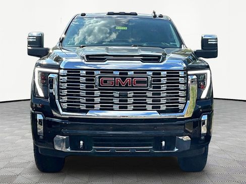 Used 2024 GMC Sierra 2500 Denali w/ Technology Package AWD/4WD image 2