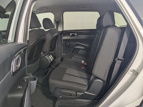 Used 2023 Kia Sorento LX FWD image 23