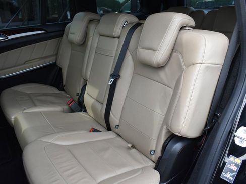 Used 2016 Mercedes-Benz GL 550 4MATIC image 28