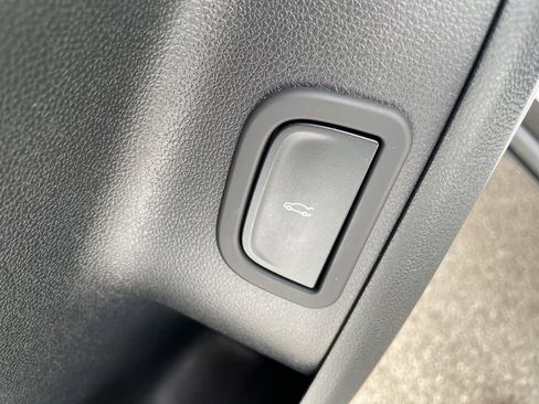 Used 2025 Buick Enclave Preferred image 15