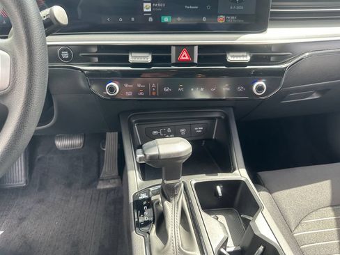 Used 2025 Kia K5 LXS FWD image 17