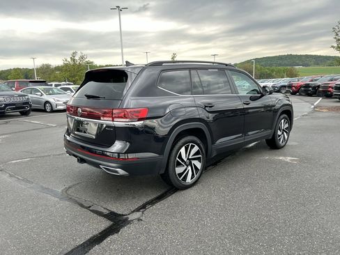 Used 2025 Volkswagen Atlas SE AWD/4WD image 7