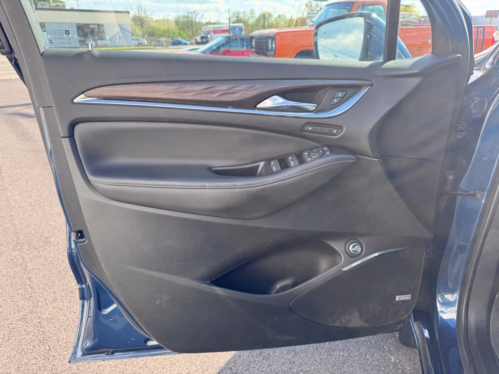 Used 2023 Buick Enclave Avenir w/ Trailering Package, 5000 lbs. AWD/4WD image 11